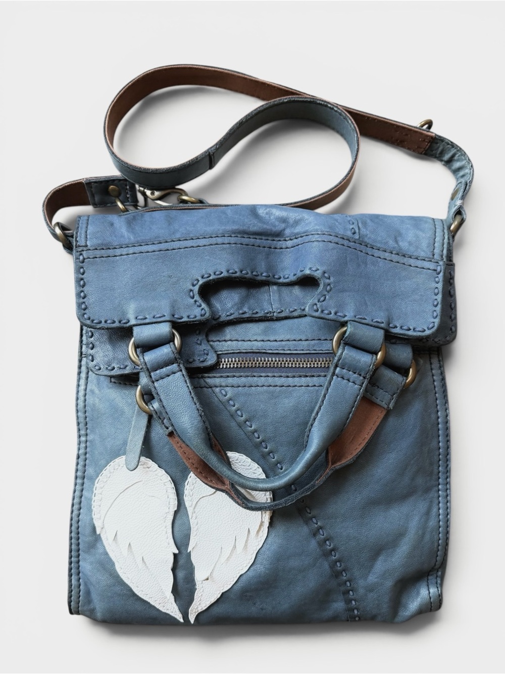 Lucky Brand Abbey Road “Memory” Crossbody Messenger Bag with Angel Wing Appliqué - Picture 2 of 7